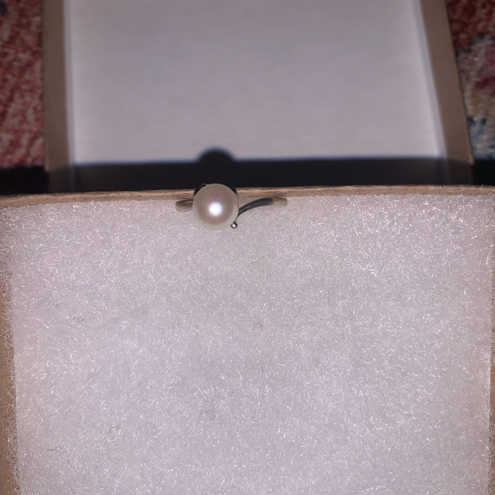 Sterling Silver Pearl Ring